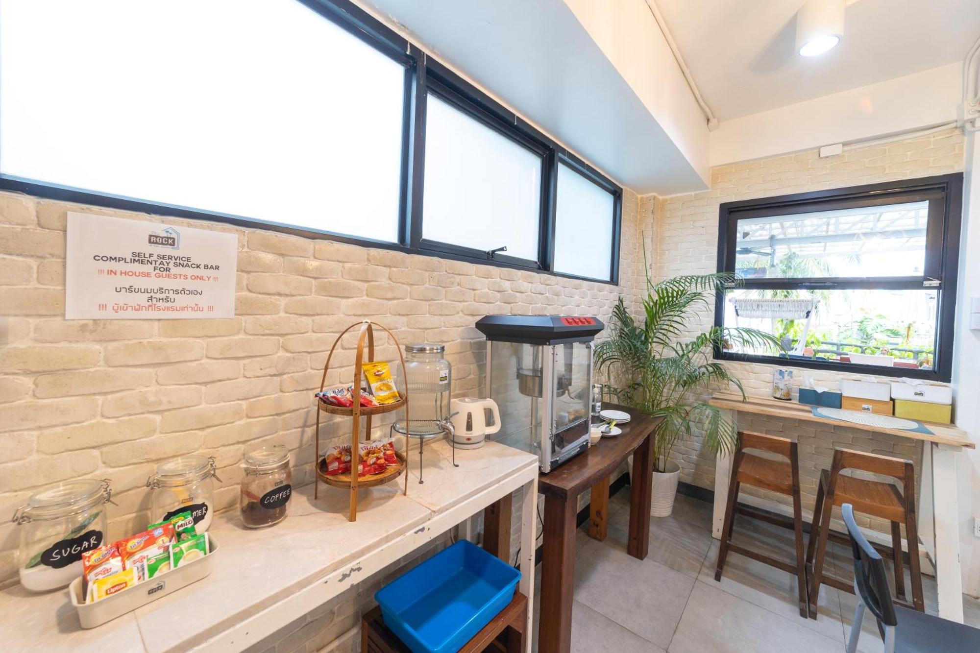 The Rock Samui Poshtel Lamai Beach Esterno foto